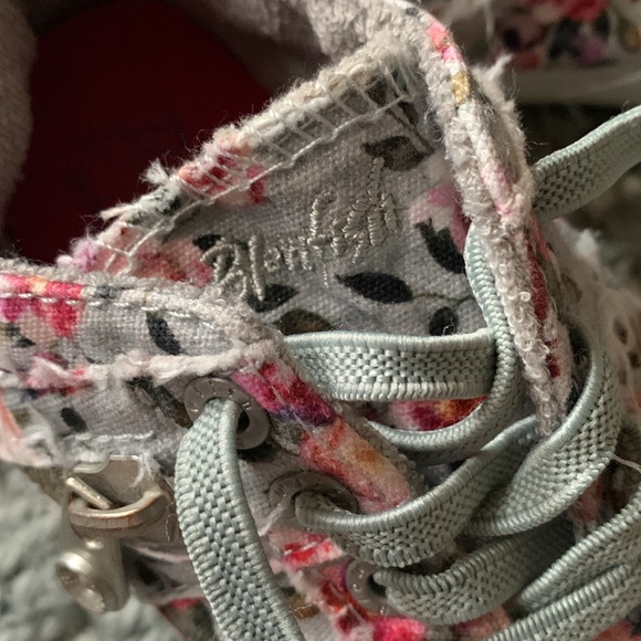 Blowfish Fruit T Toddler Girls Slip-On Shoes with Elastic Laces Size 10 - Picture 5 of 13